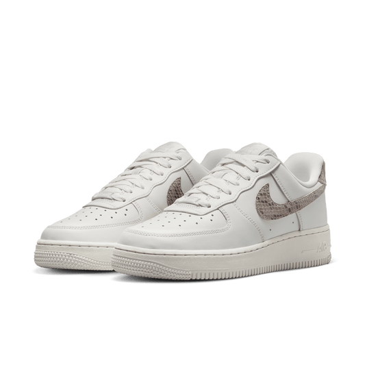 WMNS Nike Air Force 1 '07