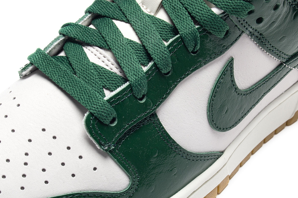 Women's Dunk Low LX