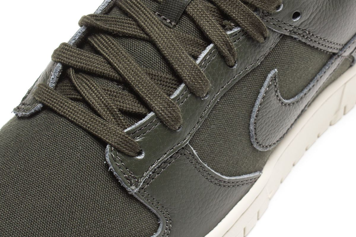 Dunk Low Retro Premium