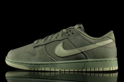 Dunk Low Retro Premium