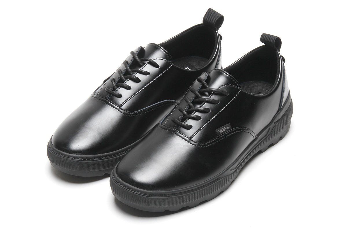 Colfax Low (Leather)
