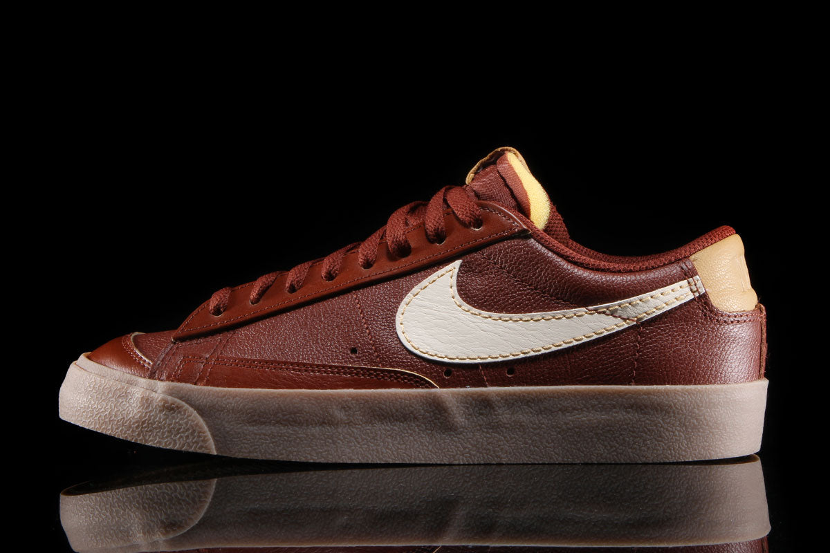 Blazer Low '77 EMB