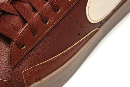 Blazer Low '77 EMB