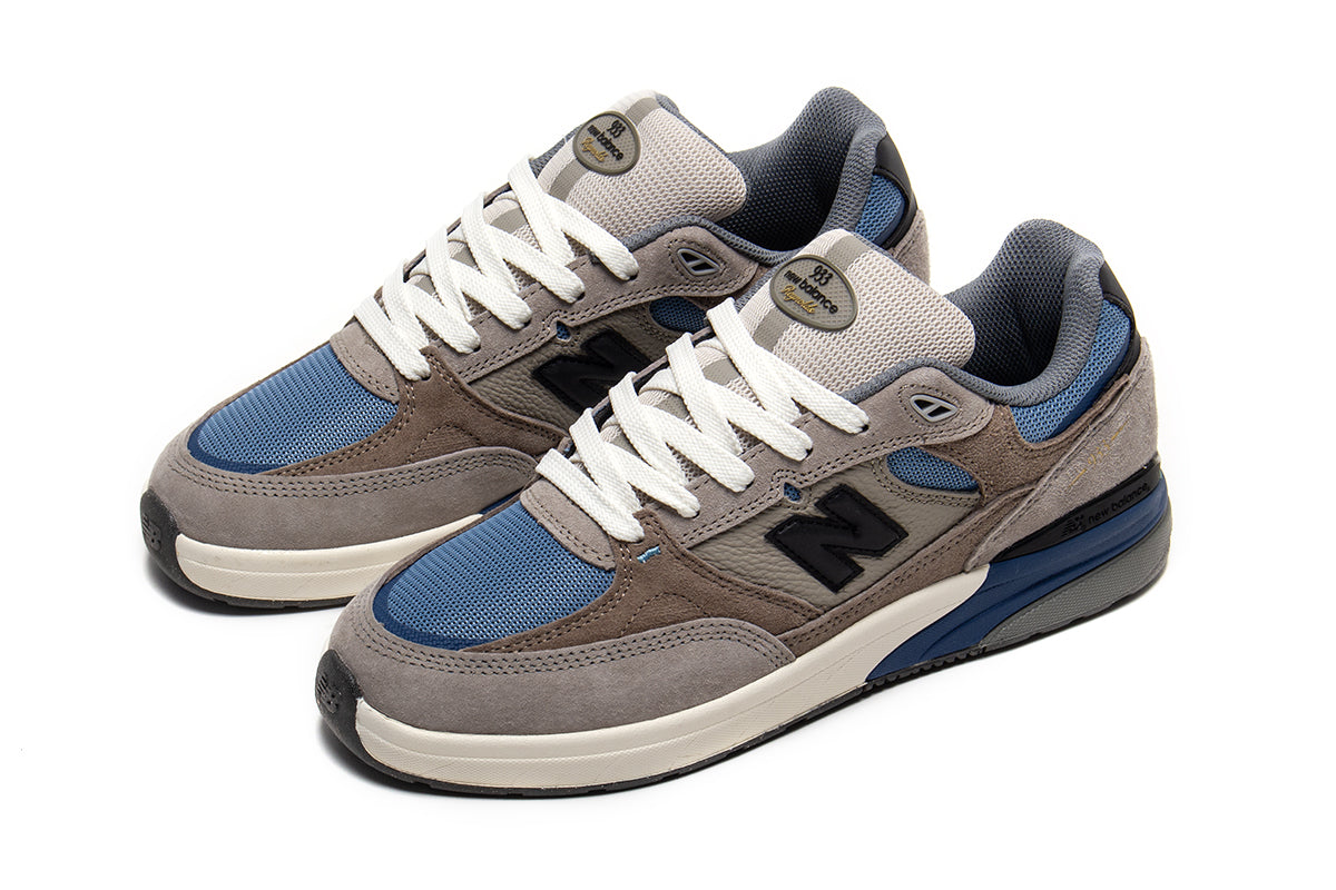 933 - Standard & Wide