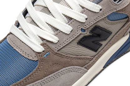 933 - Standard & Wide