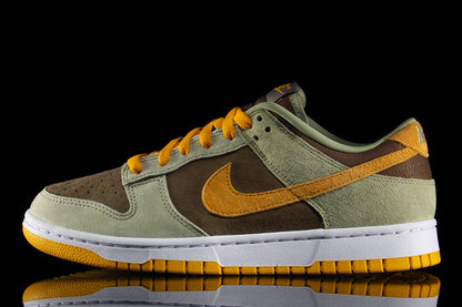 Dunk Low SE