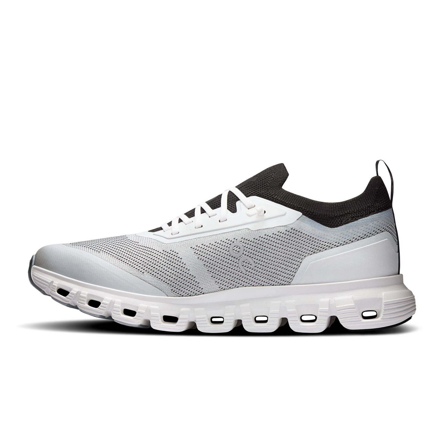 On Running Women's Cloud 6 Versa Shoes - White / Black