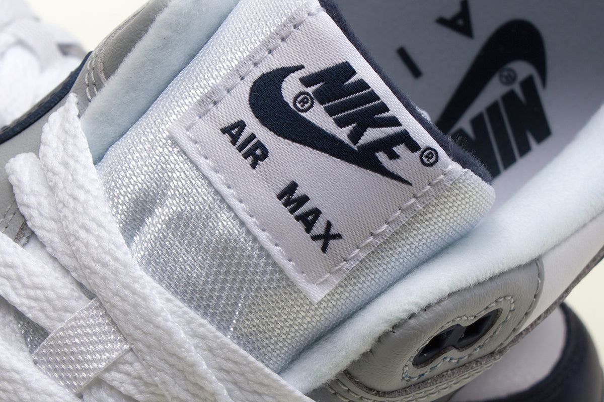 Air Max 1 LV8