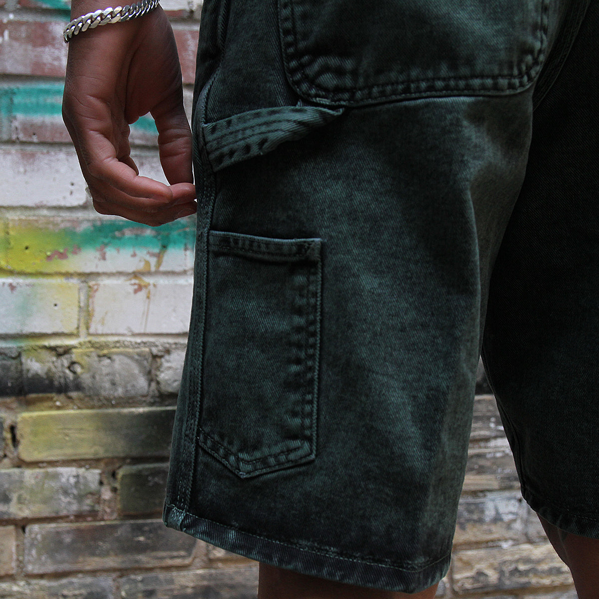 Single Knee Short