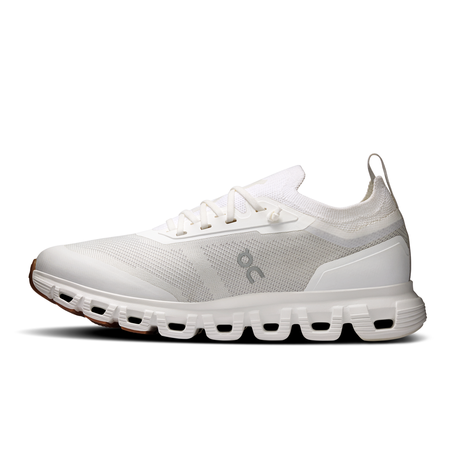 On Running Women's Cloud 6 Versa Shoes - White / White