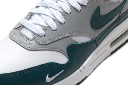 Air Max 1 LV8