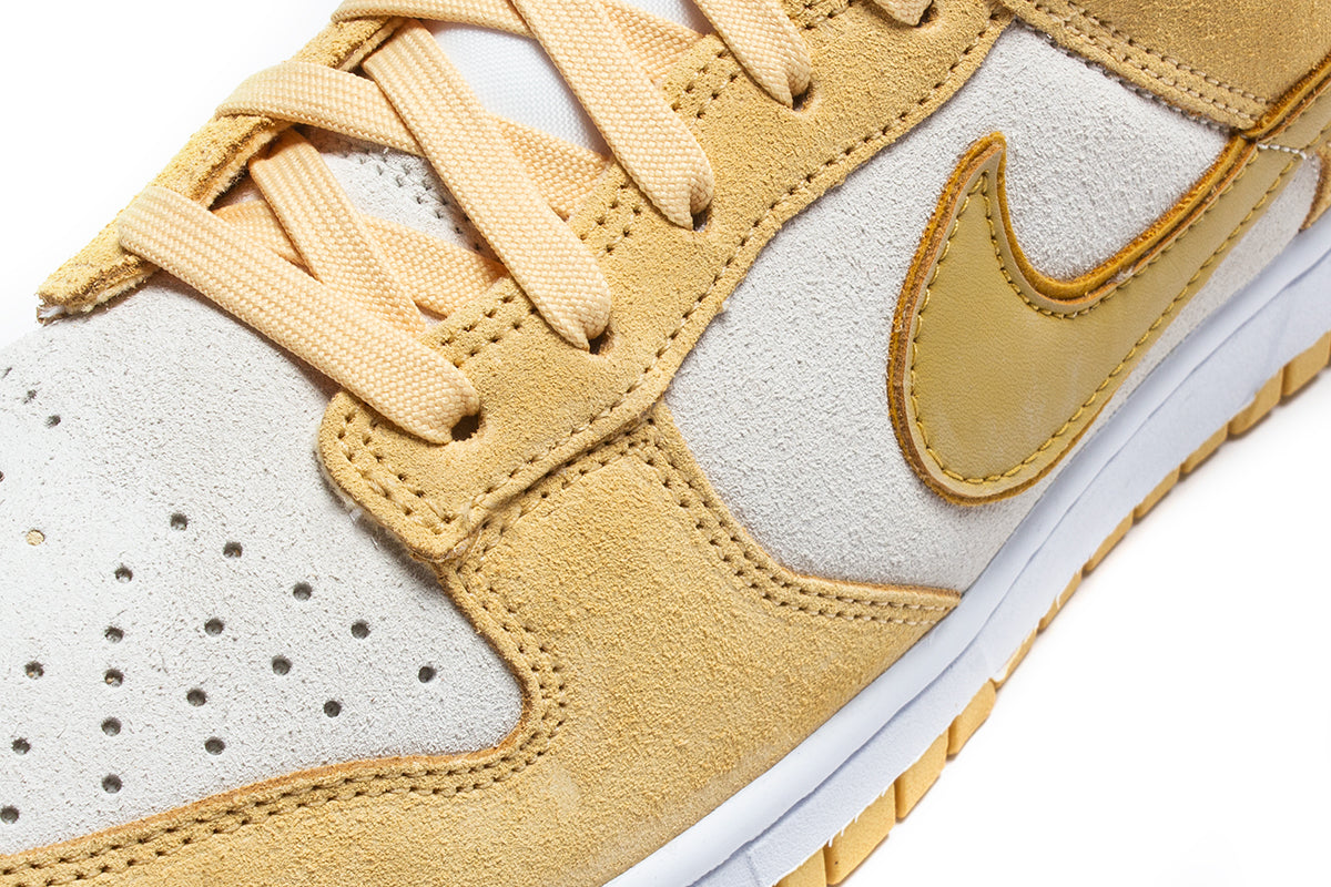 Women's Dunk Low LX 'Gold Suede'