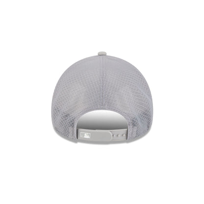 Chicago Cubs 2026 Batting Practice Gray 9FORTY APEX Trucker Hat