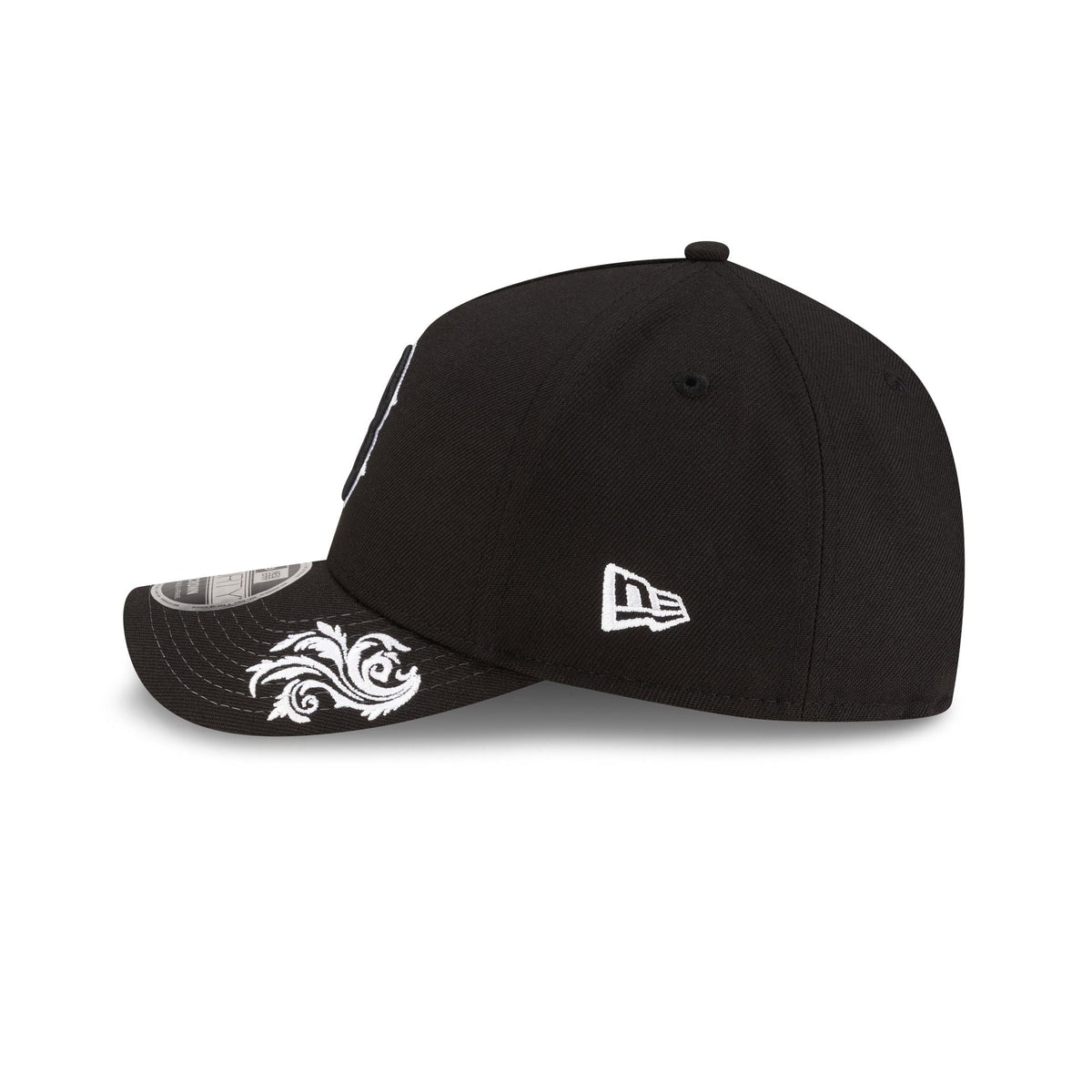 Boston Red Sox Script Black and White 9FORTY M-Crown A-Frame Snapback Hat