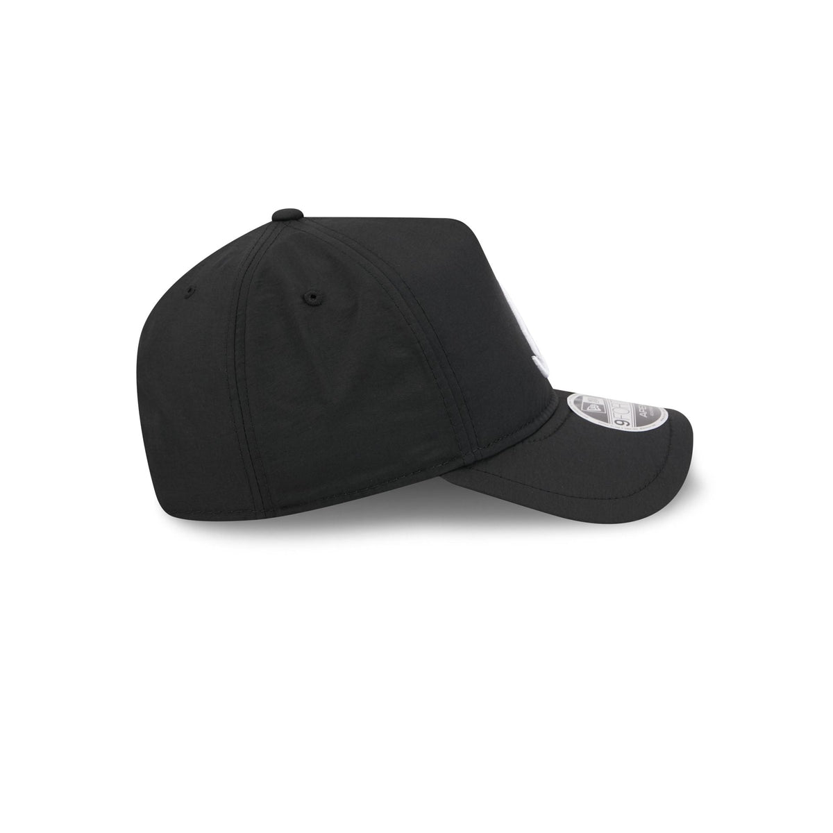 Atlanta Braves Black 9FORTY APEX Snapback Hat