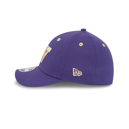 New Era x adidas Washington Huskies Purple 39THIRTY M-Crown Stretch Fit Hat