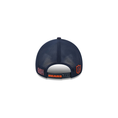 Chicago Bears 2026 Sideline Kids 9FORTY APEX Trucker Hat