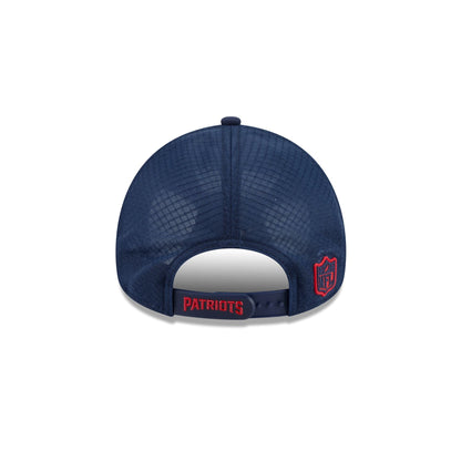 New England Patriots 2026 Sideline 9FORTY APEX Trucker Hat