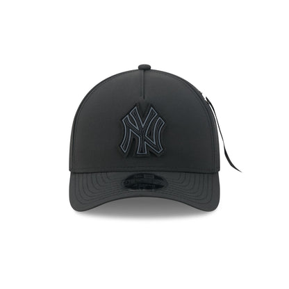 Alpha Industries x New York Yankees Nylon Black 9FORTY M-Crown A-Frame Snapback Hat