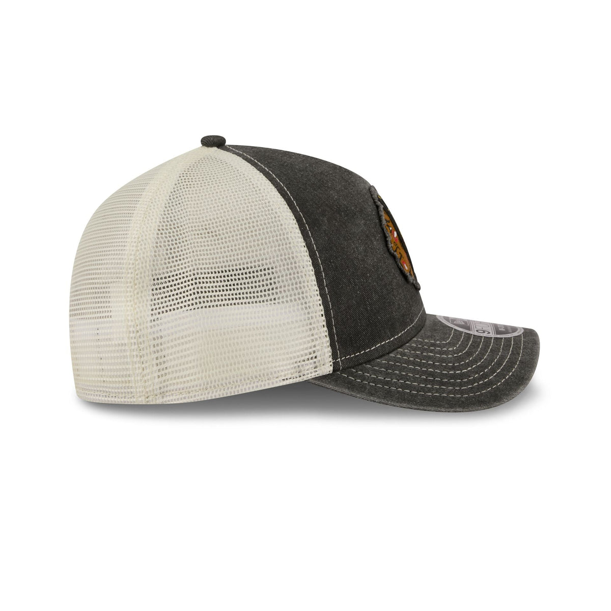 Chicago Blackhawks Frayed Logo 9FORTY M-Crown A-Frame Trucker Hat