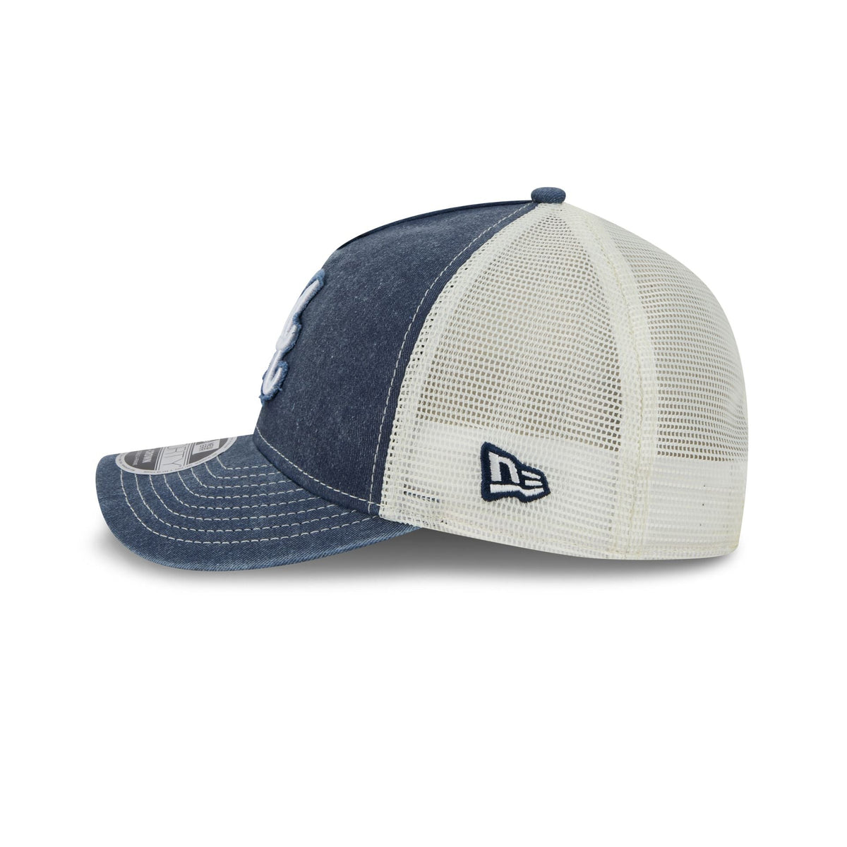 Atlanta Braves Frayed Logo 9FORTY M-Crown A-Frame Trucker Hat