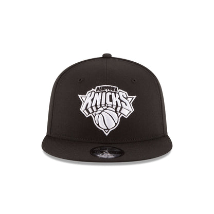 New York Knicks Basic Black & White 9FIFTY Snapback Hat