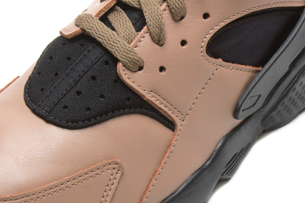 Air Huarache LE