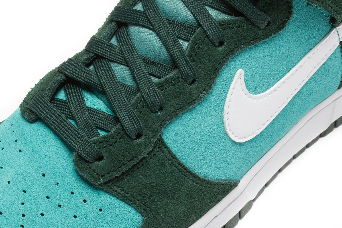Dunk Hi Retro SE
