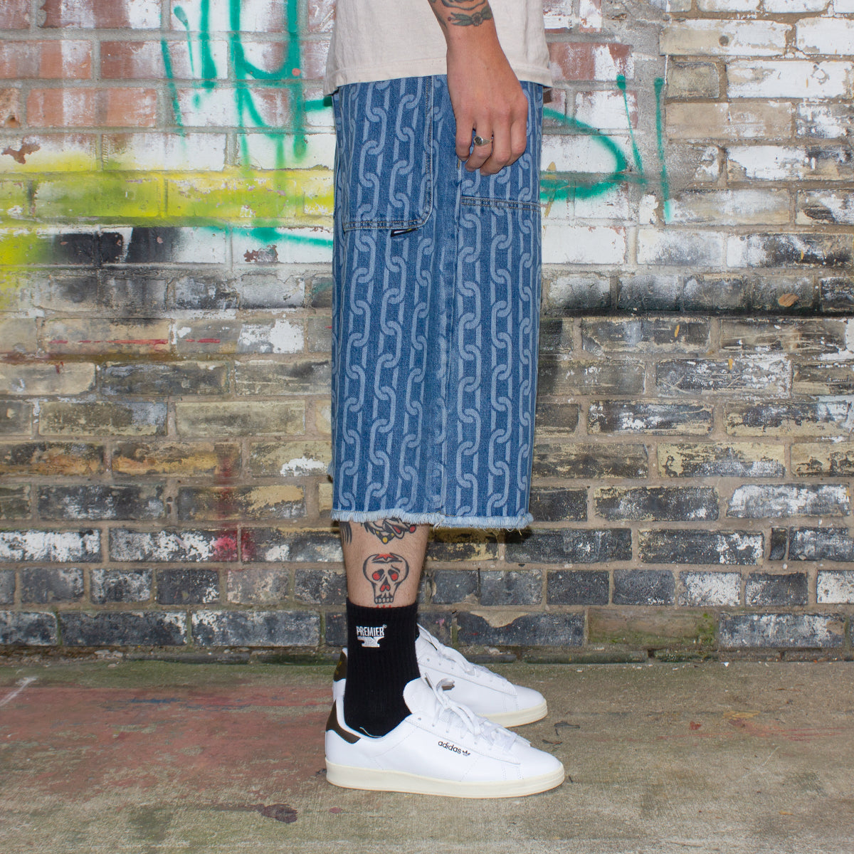 Signature Chain Double Knee Shorts