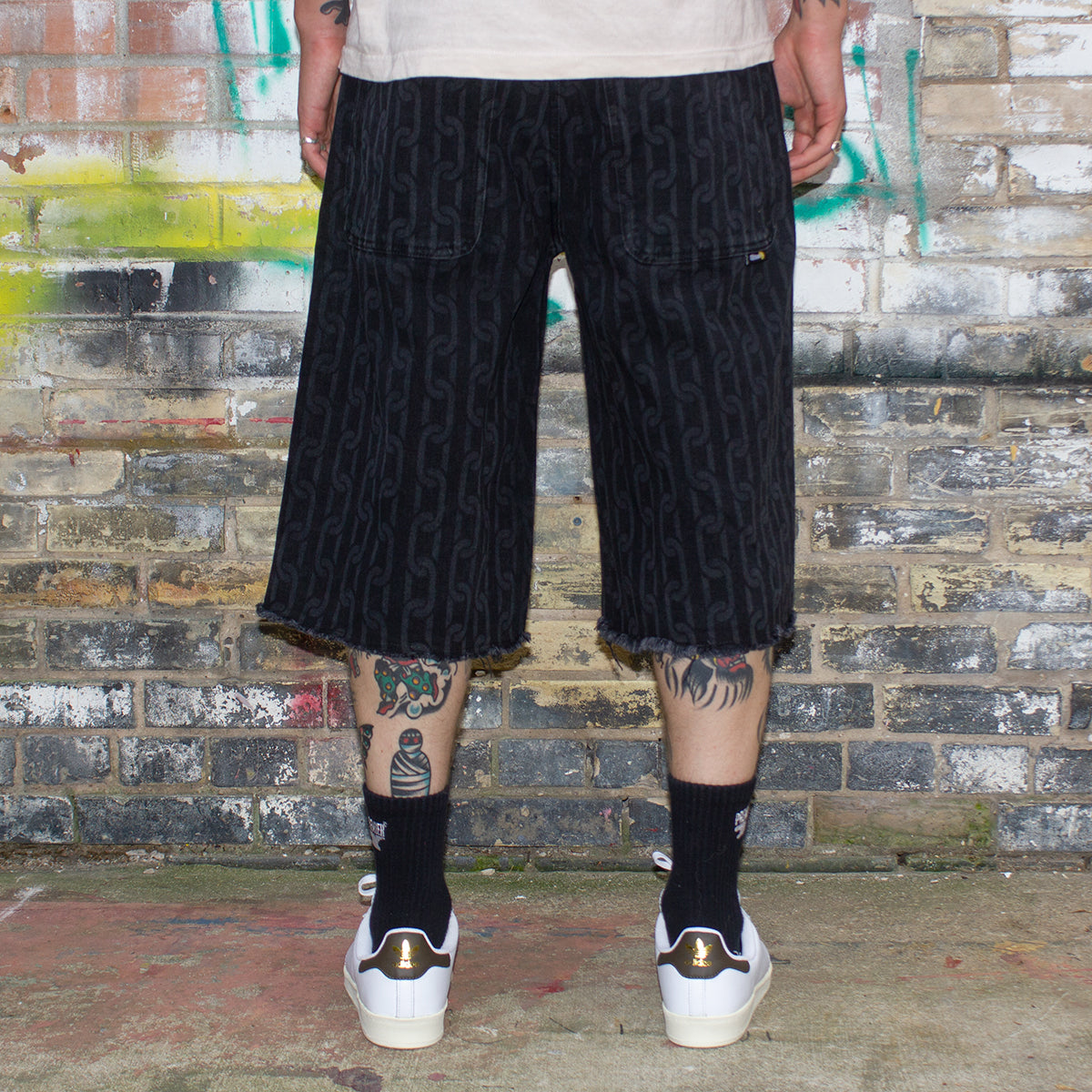 Signature Chain Double Knee Shorts