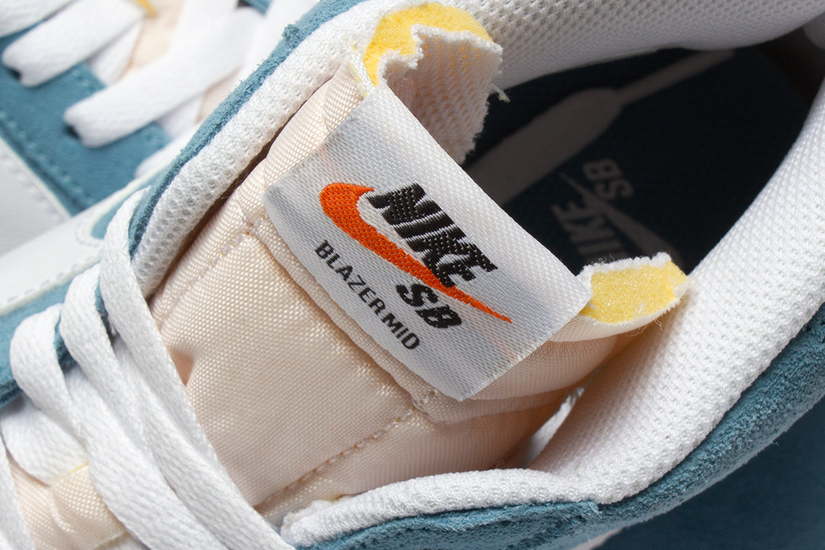 Zoom Blazer Mid
