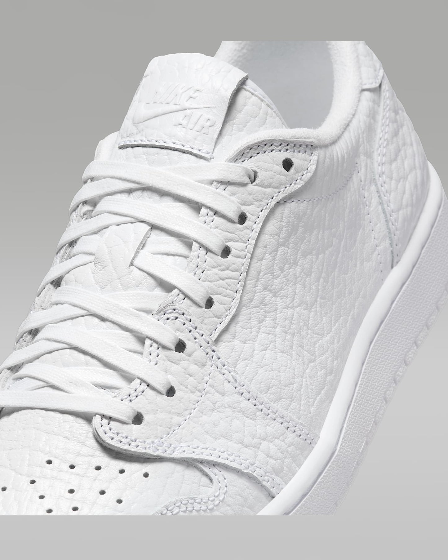 Nike Men's Air Jordan 1 Retro Low Shoes - All White