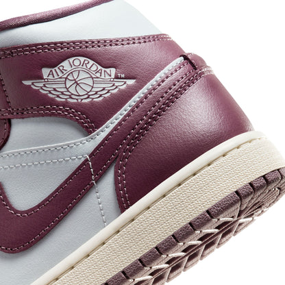 WMNS Nike Air Jordan 1 MID