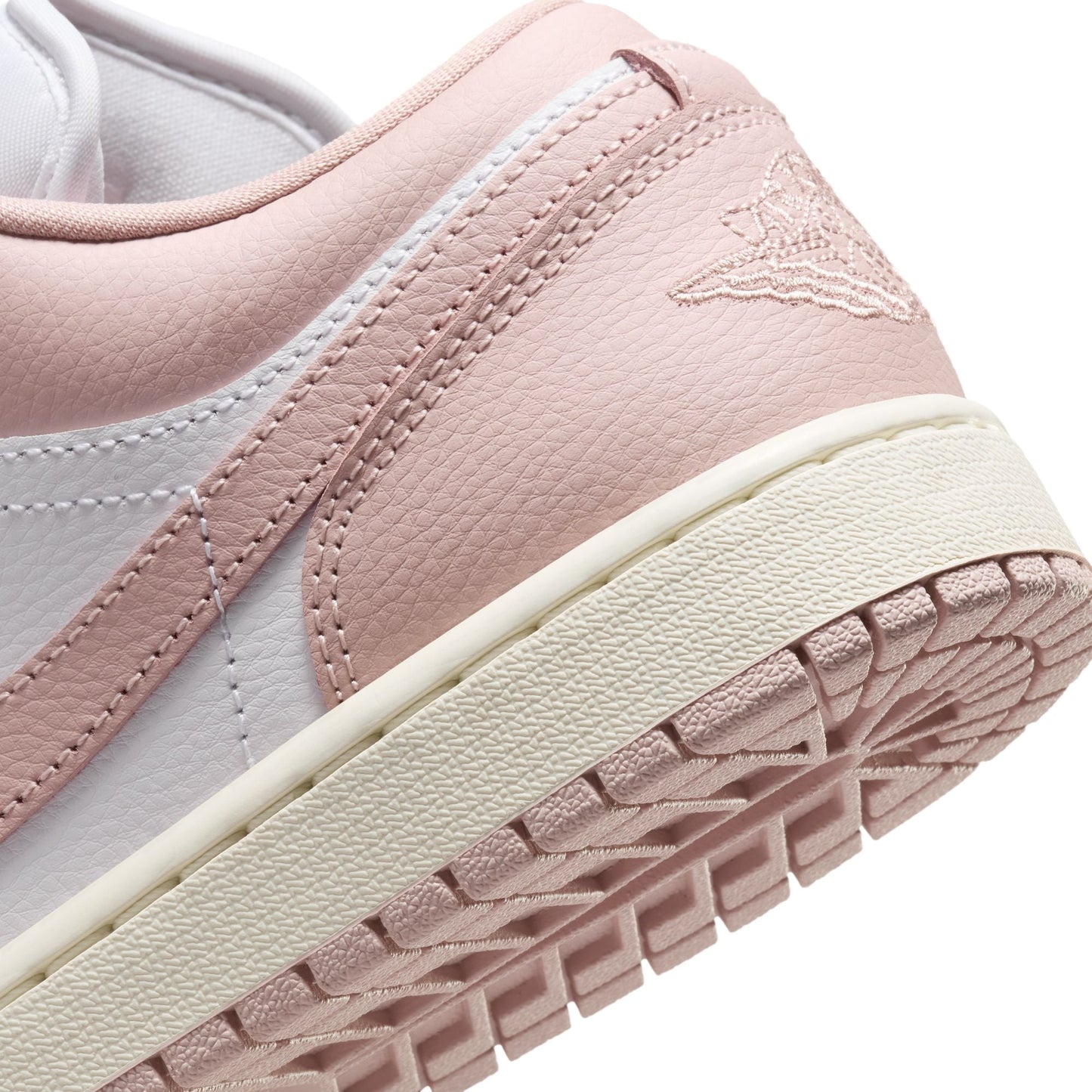WMNS Nike Air Jordan 1 Retro Low