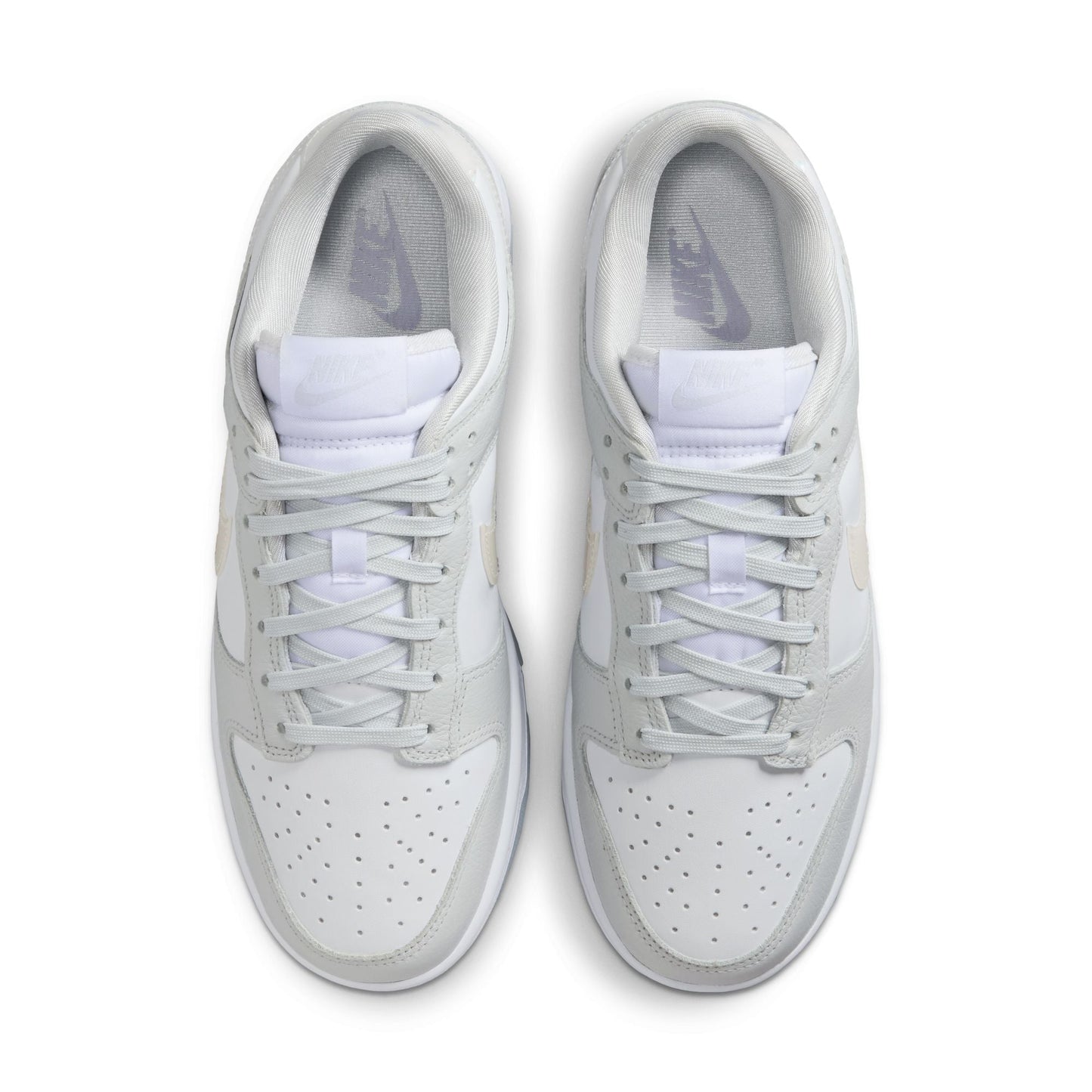 WMNS Nike Dunk Low