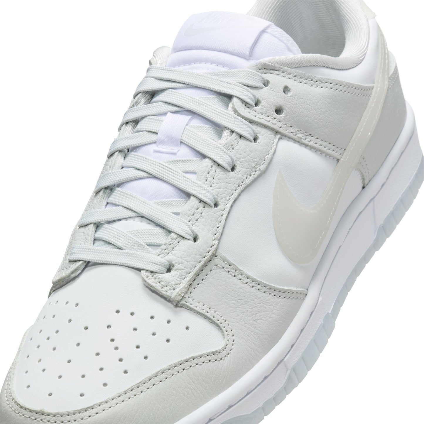 WMNS Nike Dunk Low