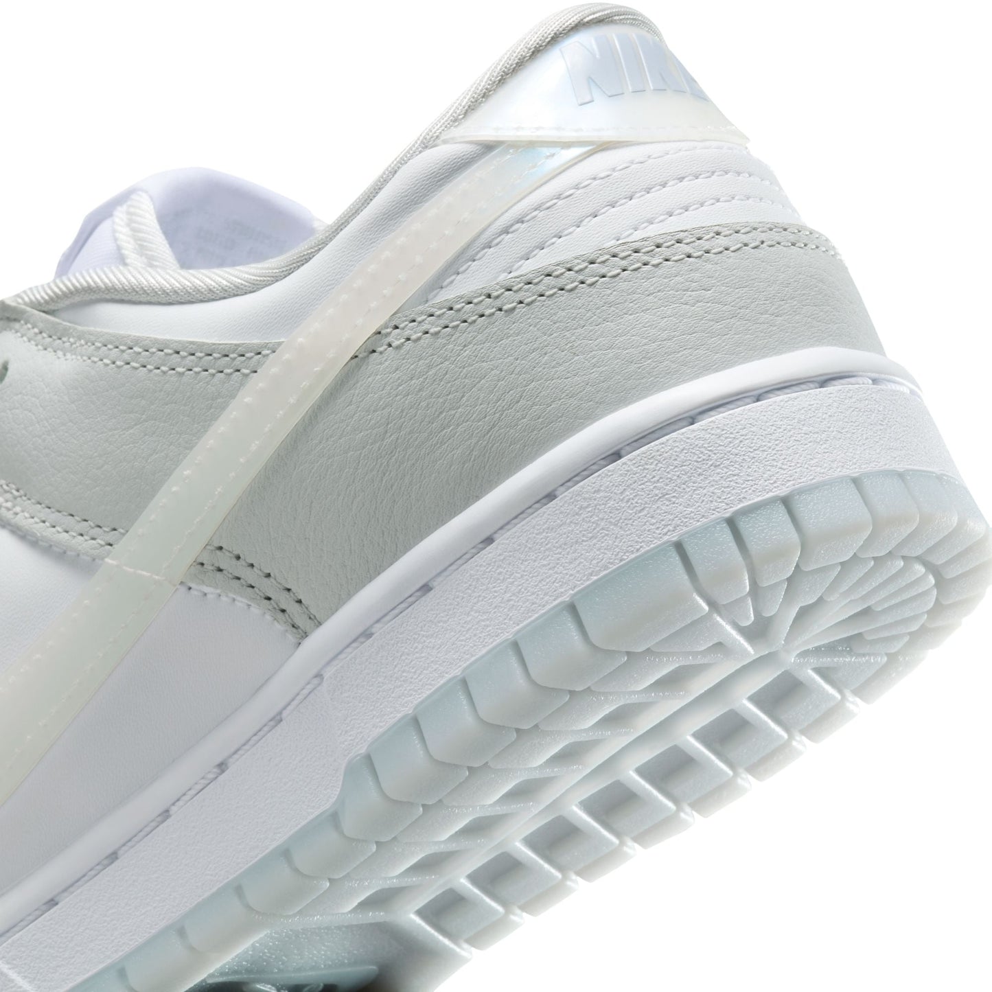 WMNS Nike Dunk Low