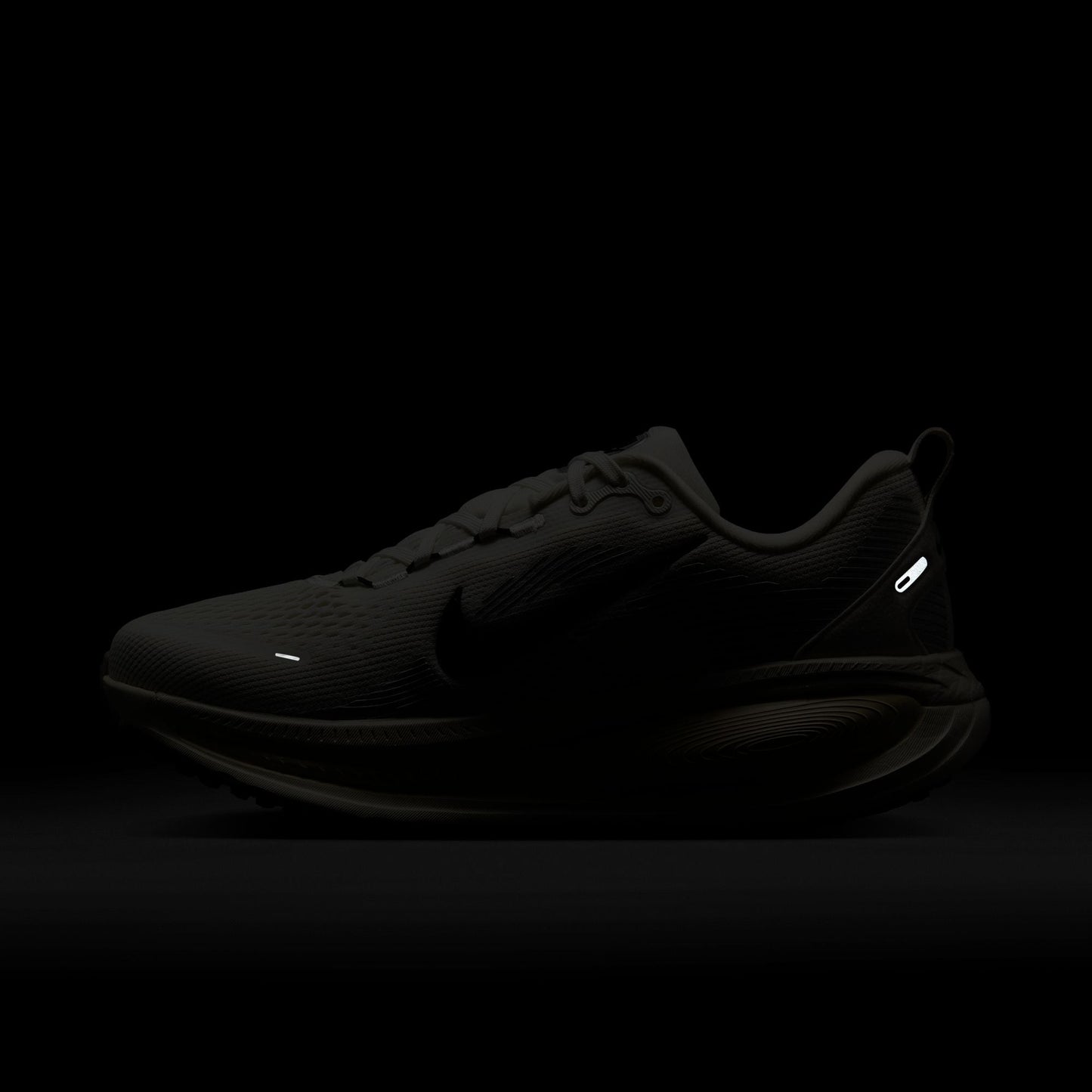 WMNS Nike Zoom Vomero 18