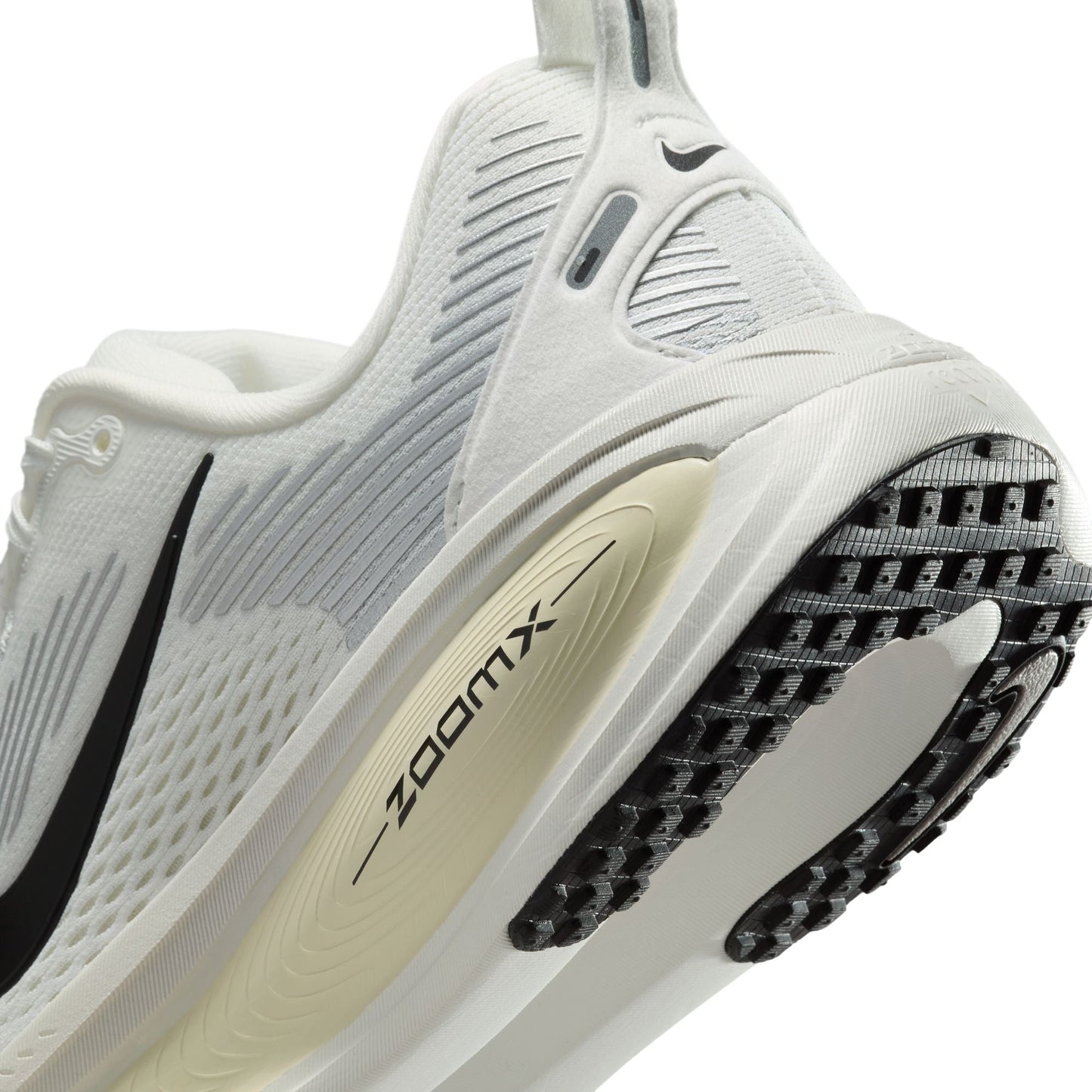 WMNS Nike Zoom Vomero 18