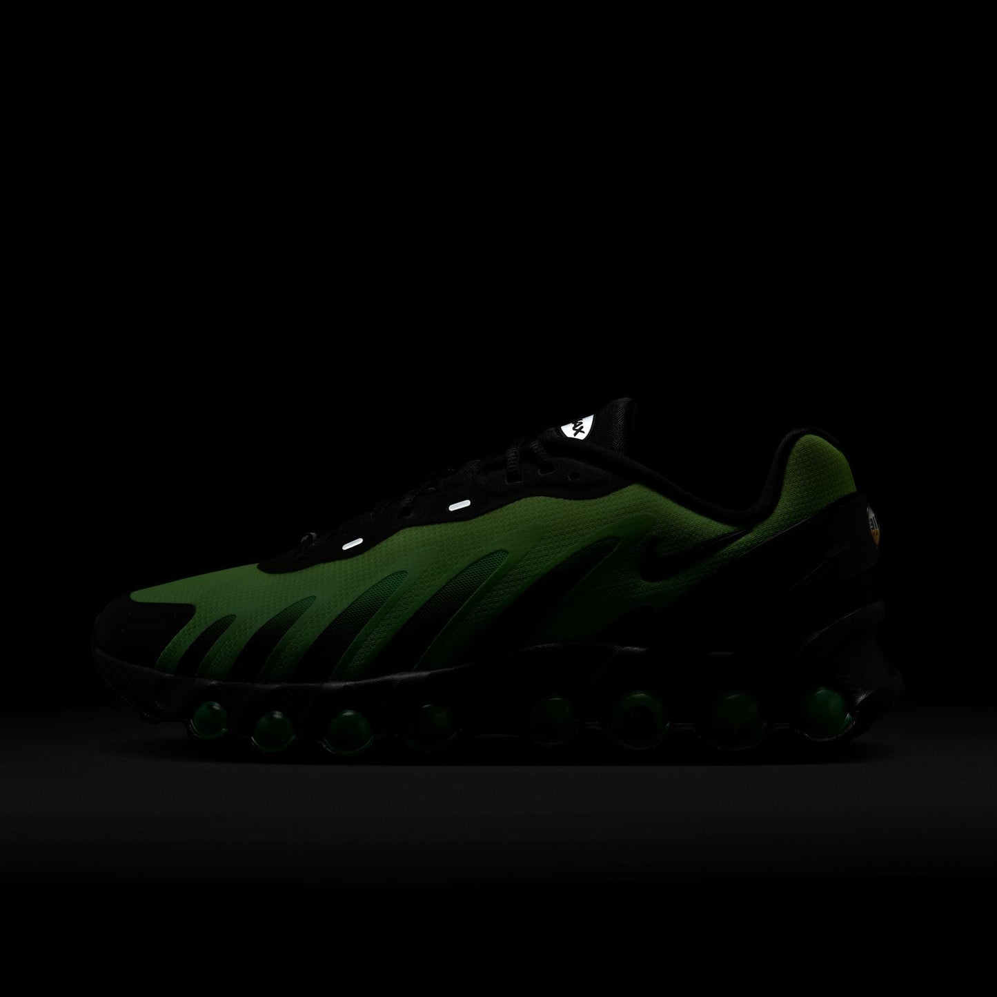 Nike Air Max DN8 Green Strike