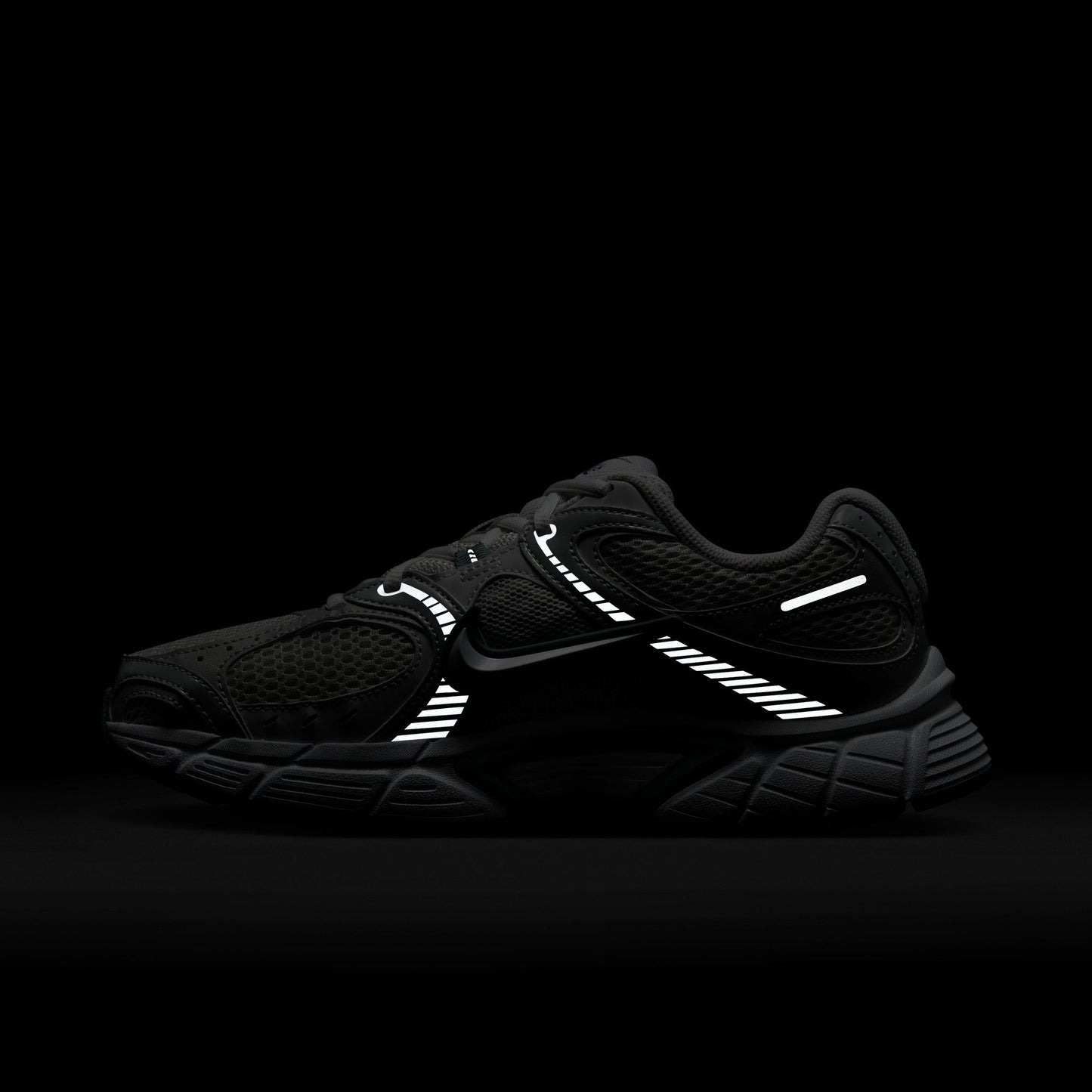 WMNS Nike V5 RNR