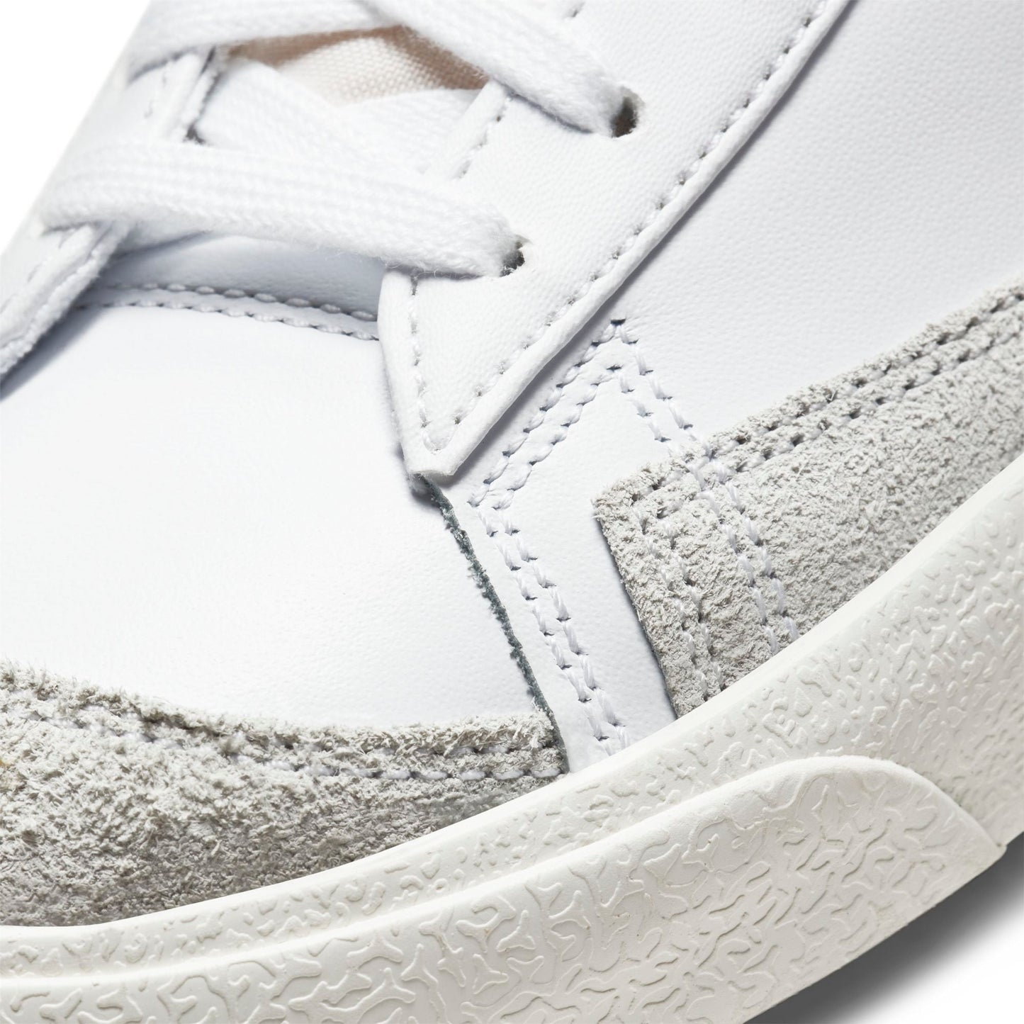 WMNS Nike Blazer Mid '77