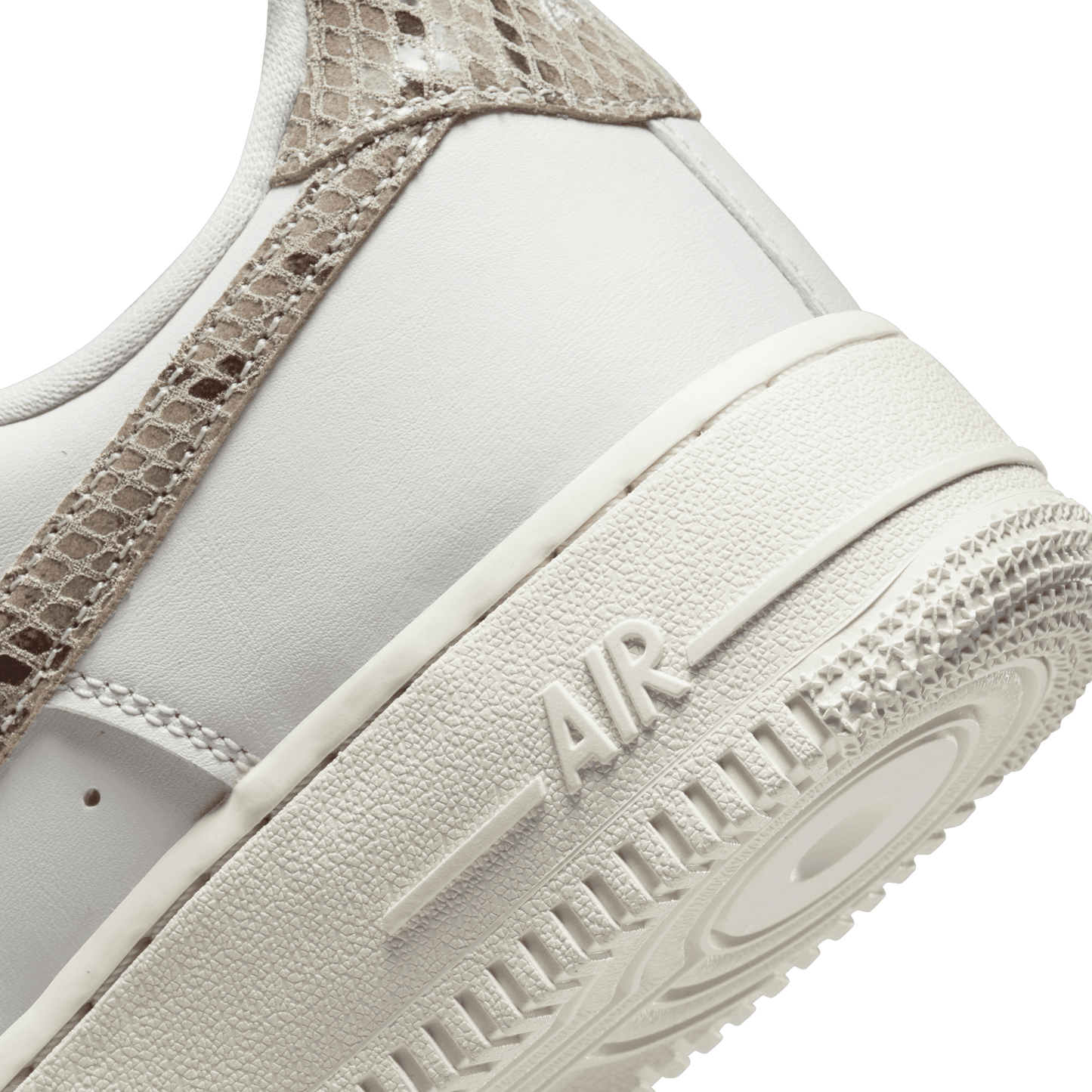 WMNS Nike Air Force 1 '07