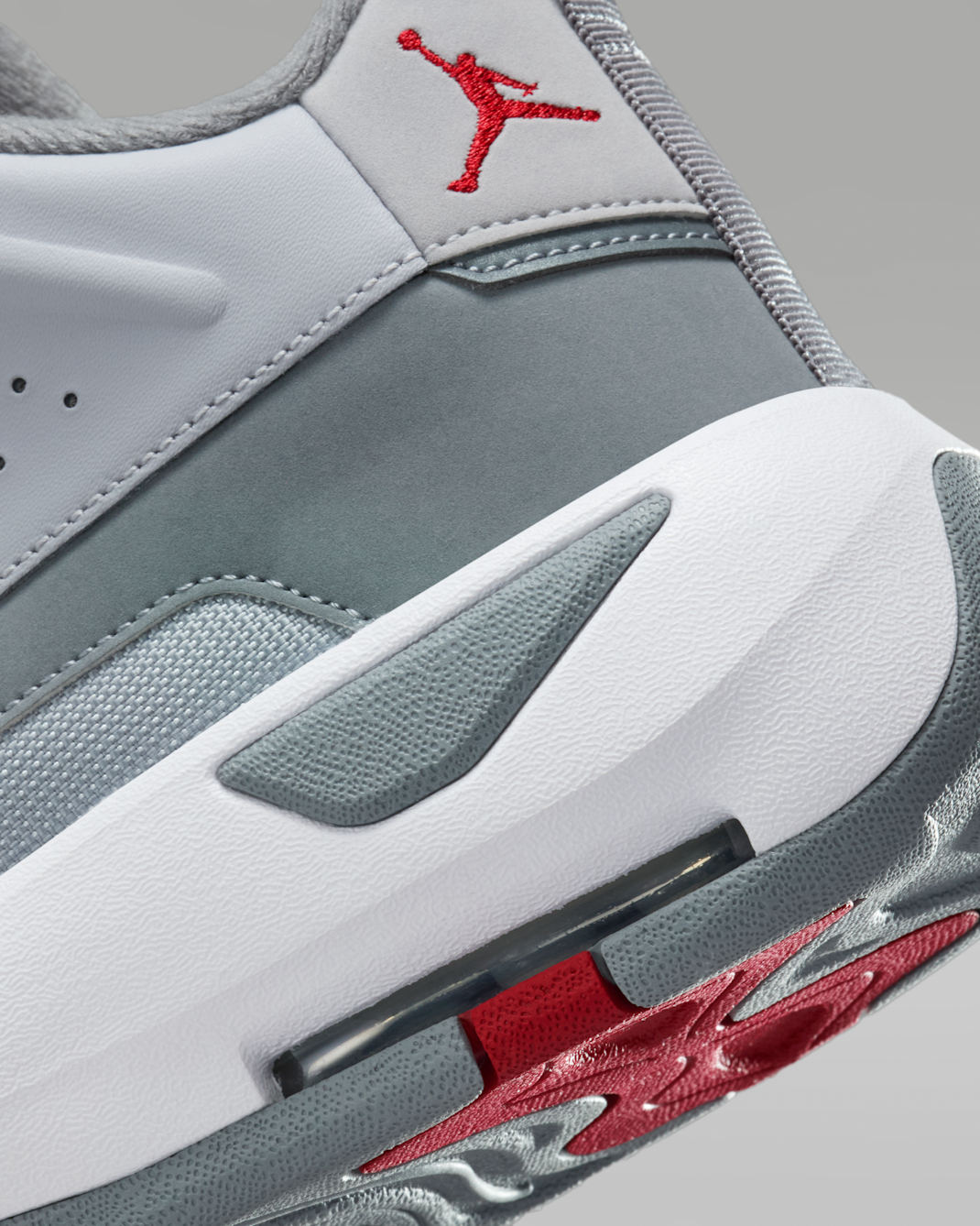 Nike Men's Jordan Max Aura 7 Shoes - Wolf Grey / Cool Grey / White / Varsity Red