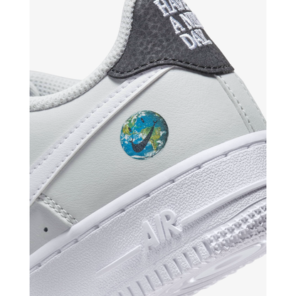 Nike Kids' Air Force 1 LV8 Shoes - Photon Dust / Black / Chlorophyll / White