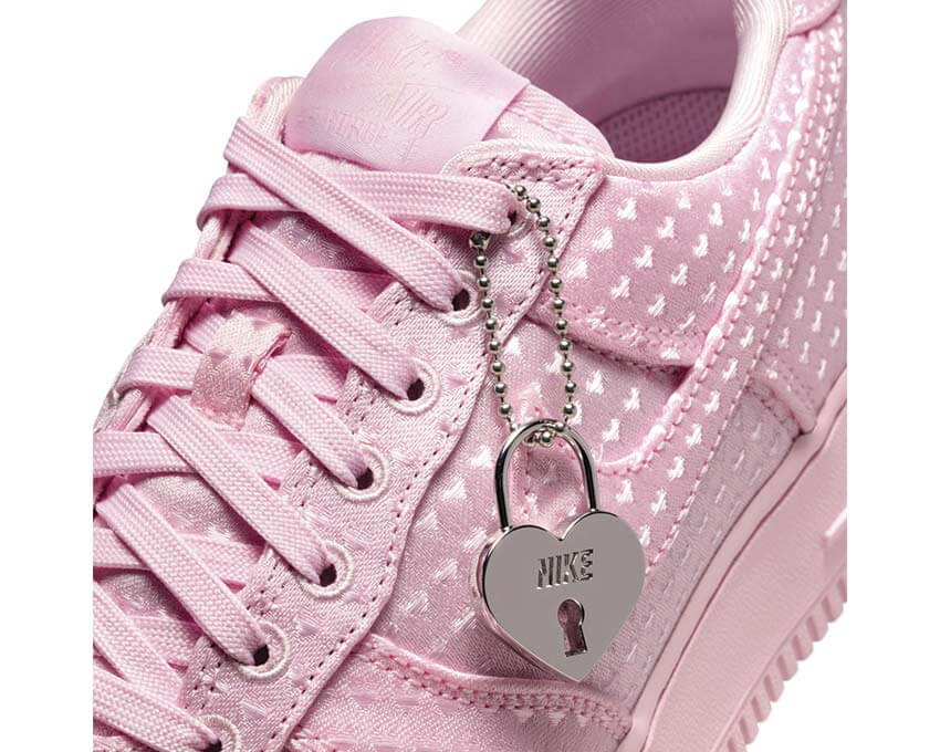 Nike Air Force 1 '07 Low SE W "Valentine's Day"
