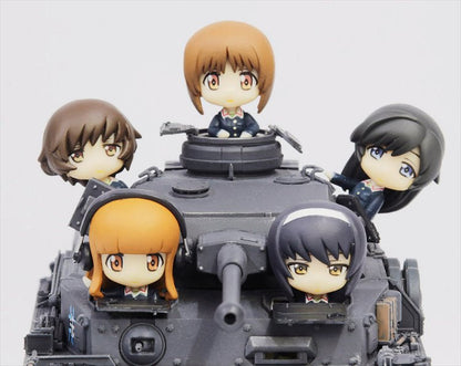 Girls and Panzer - 1/35 Pz.Kpfw.IV Panzer Tank Ausf. D Team Ankou with Prepainted Figures