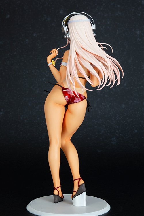 Super Sonic - 1/4.5 Super Sonico Summer Vacation Ver. Sun Kissed PVC Figure