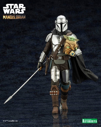 The Mandalorian - 1/7 Mandalorian and Grogu With Beskar Staff Figure