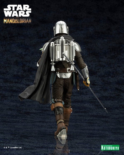 The Mandalorian - 1/7 Mandalorian and Grogu With Beskar Staff Figure